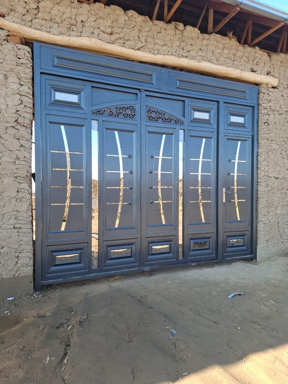 Zanglamas metall (нержавейка) ishlatilgan darvoza 2